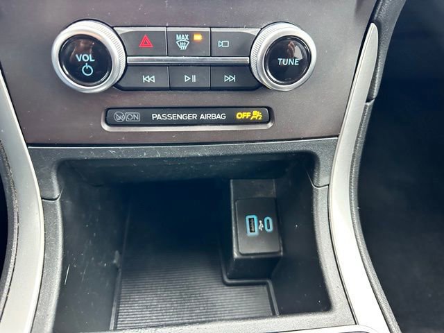 Certified 2021 Ford Edge SE image 15