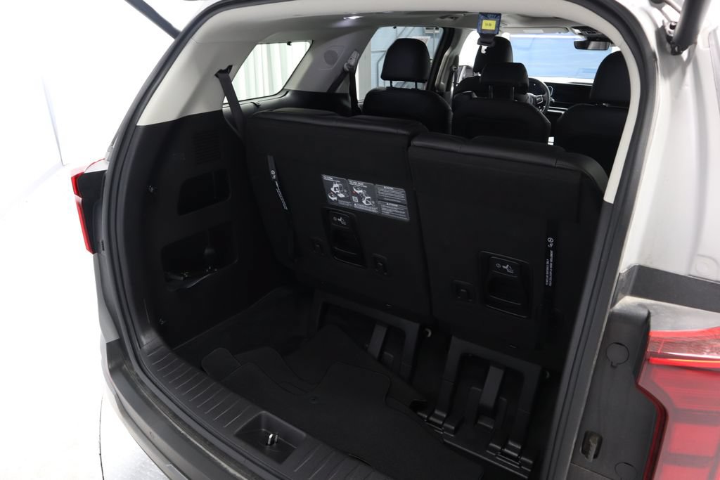 Used 2026 Kia Carnival SX w/ SX Dark Edition Package FWD image 15