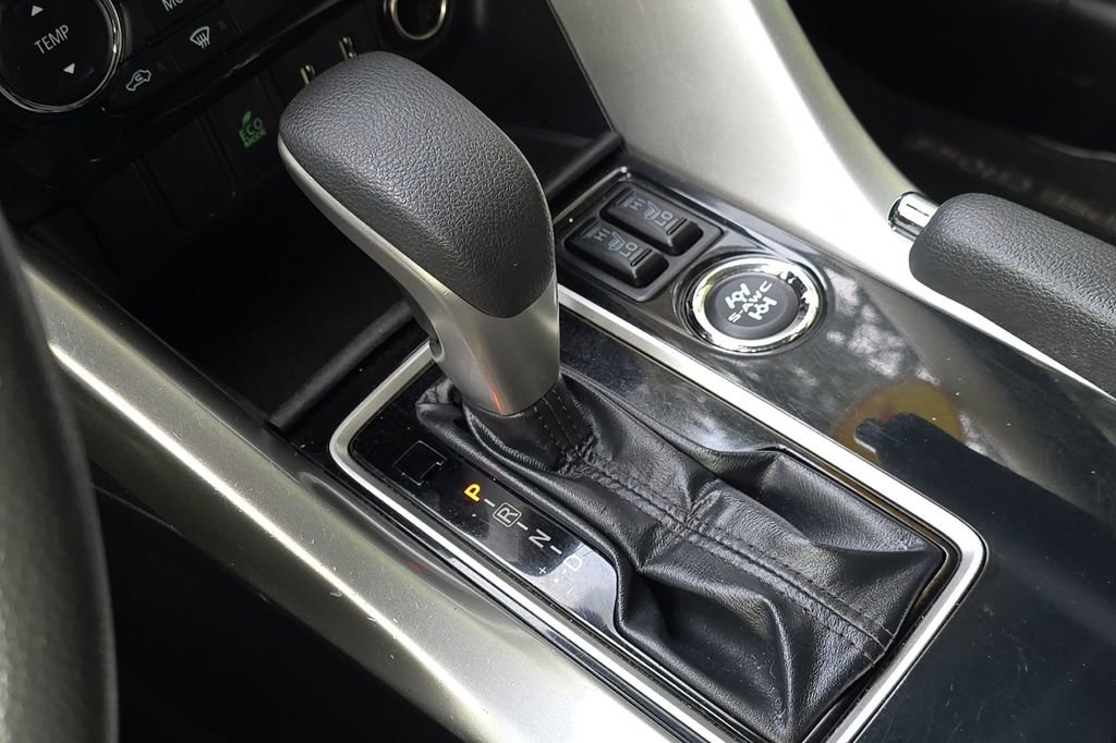 Used 2022 Mitsubishi Eclipse Cross LE image 21