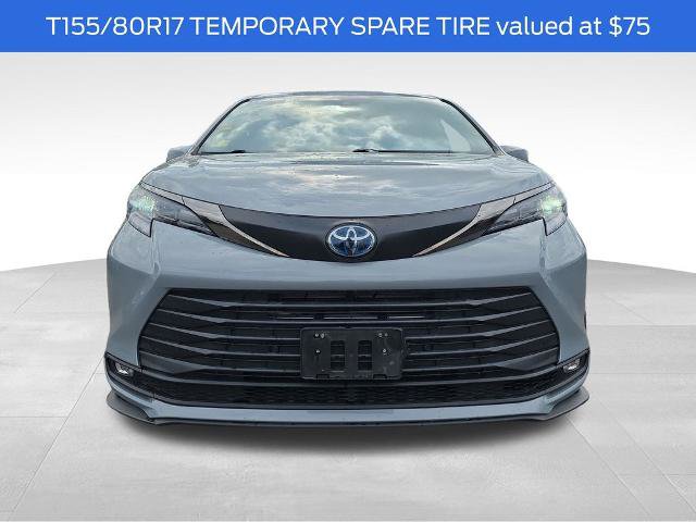 Used 2022 Toyota Sienna XLE Woodland Edition AWD/4WD image 3