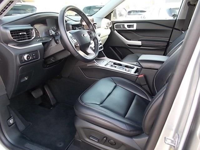 Certified 2022 Ford Explorer XLT w/ Equipment Group 202A image 9