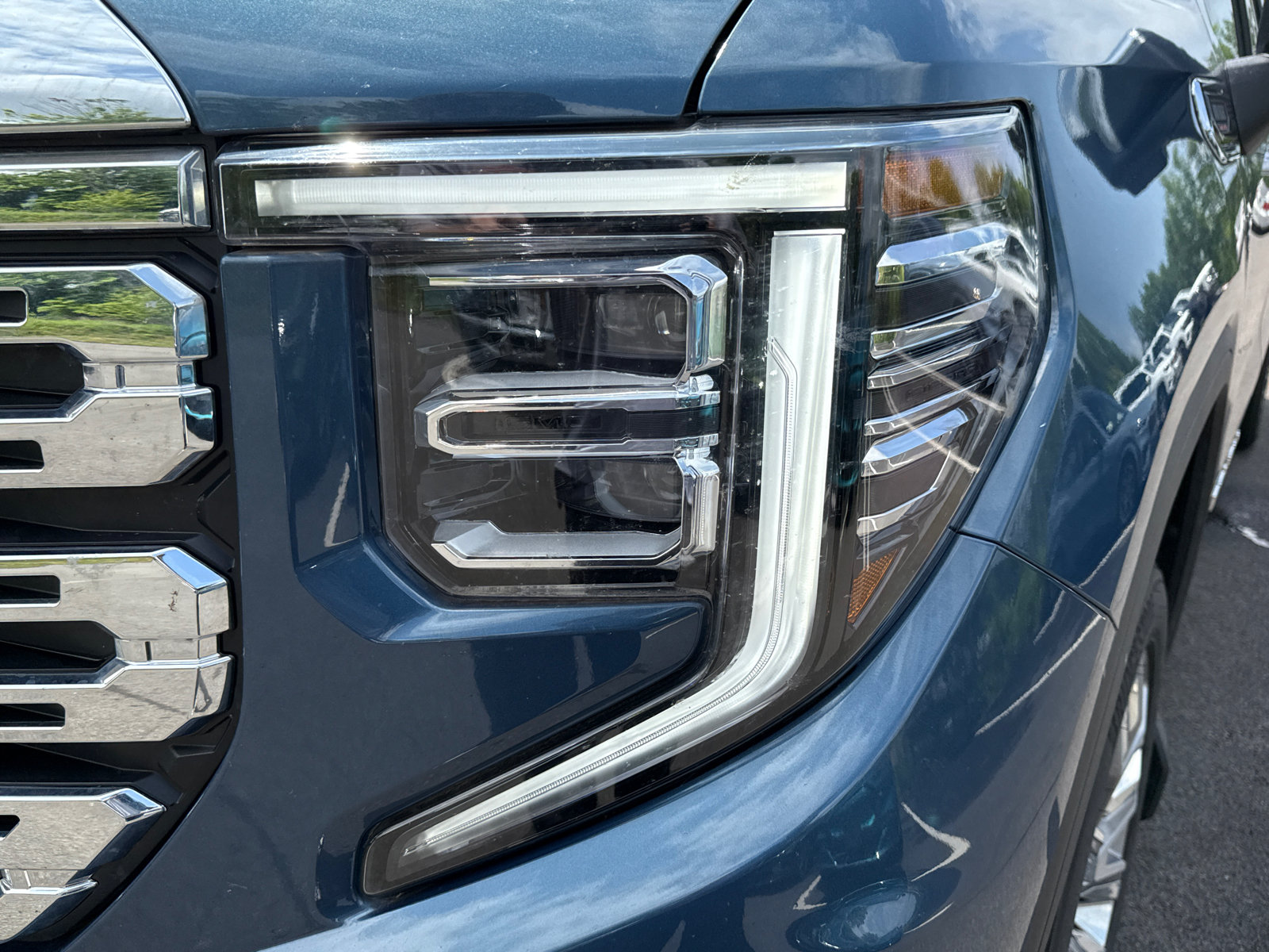 Used 2025 GMC Sierra 1500 Denali w/ Denali Reserve Package AWD/4WD image 7