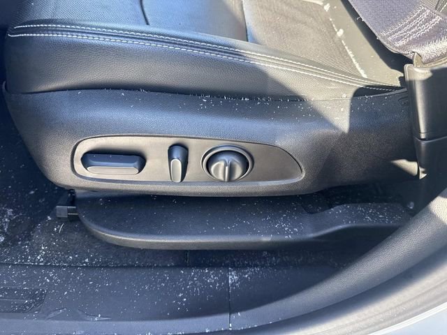 Used 2024 GMC Terrain SLT image 20