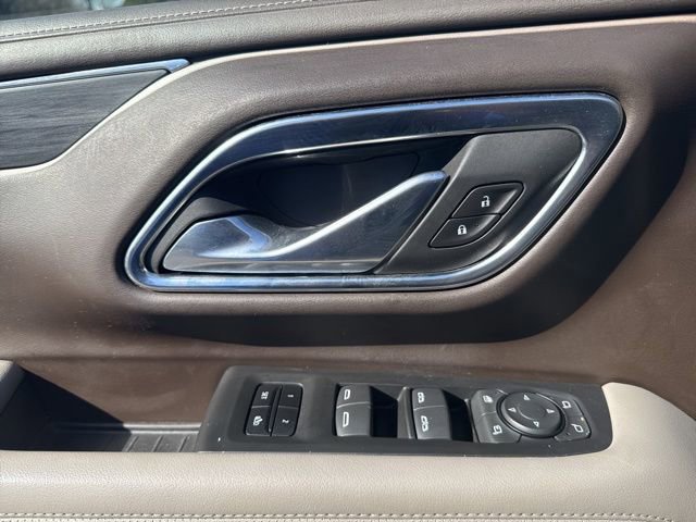 Used 2021 GMC Yukon SLT w/ SLT Premium Package image 13