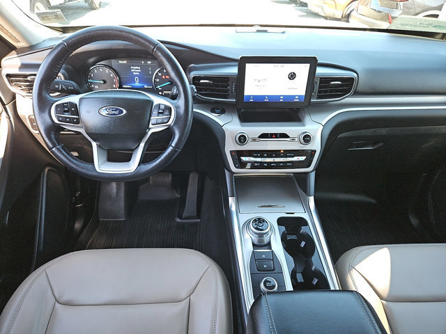 Certified 2023 Ford Explorer XLT w/ Equipment Group 202A image 15