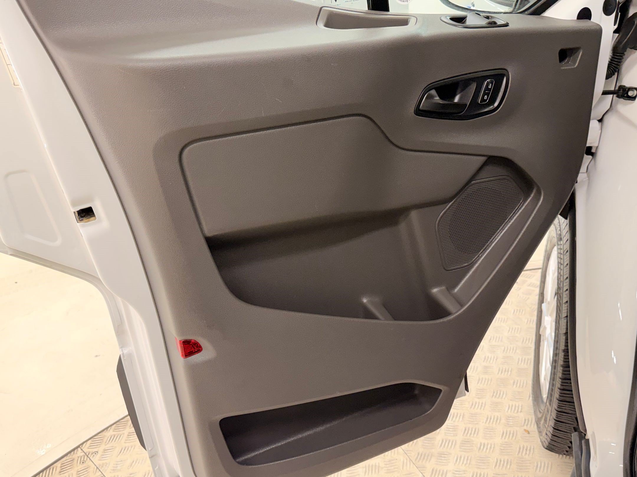 Certified 2025 Ford Transit 350 XLT RWD image 20