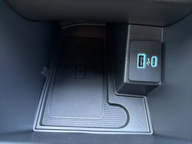 Certified 2024 Ford Edge ST-Line w/ Cargo Accessory Package image 22