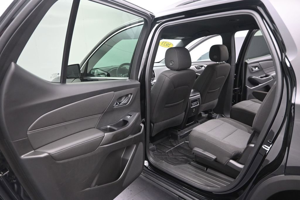 Used 2023 Chevrolet Traverse LT FWD image 13
