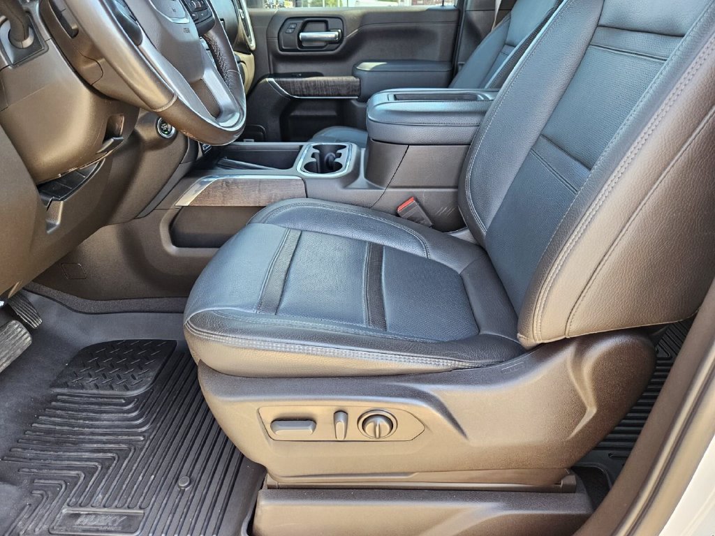 Used 2022 GMC Sierra 3500 Denali w/ Denali Ultimate Package AWD/4WD image 17