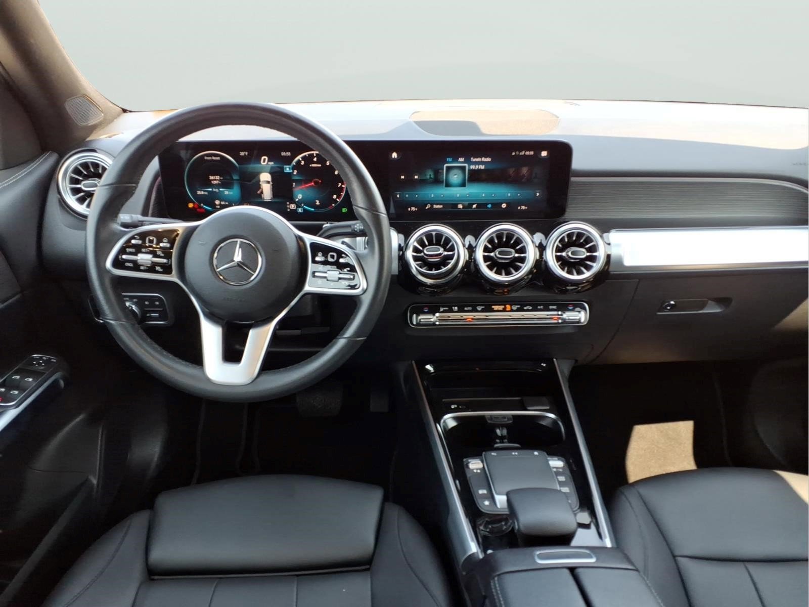 Used 2022 Mercedes-Benz GLB 250 4MATIC image 9