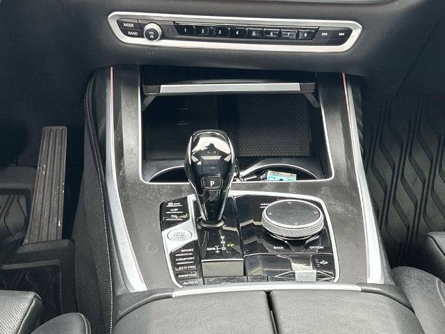 Used 2021 BMW X7 xDrive40i w/ Premium Package AWD/4WD image 16