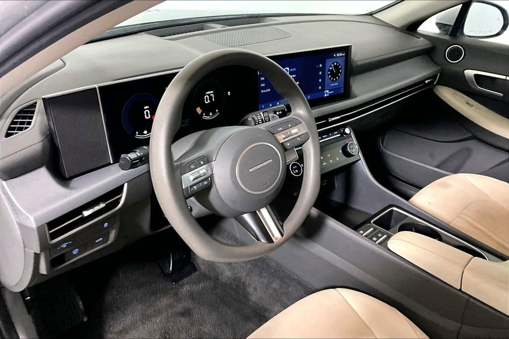 Used 2025 Hyundai Sonata SEL FWD image 9