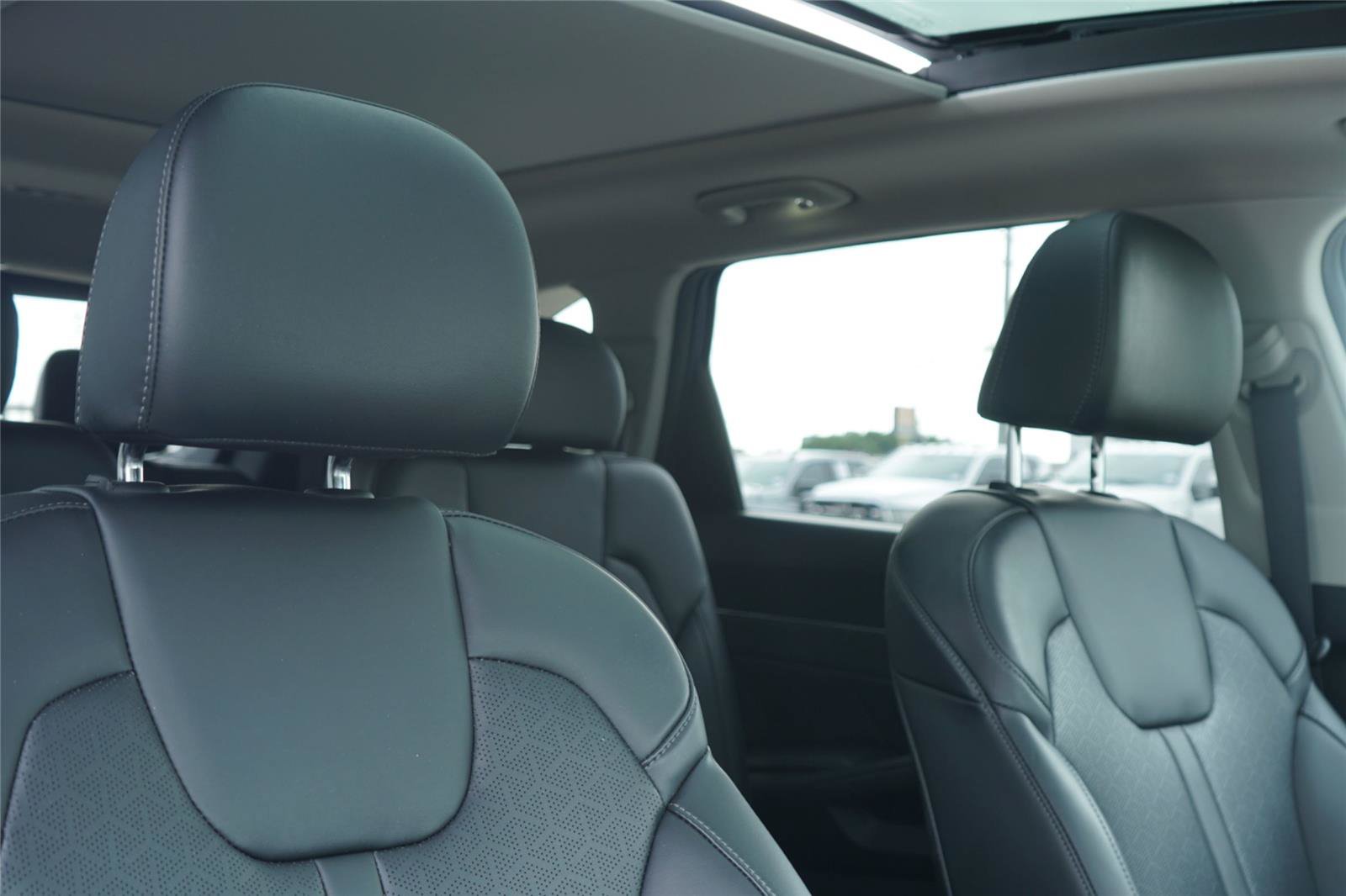 Used 2023 Kia Sorento SX AWD/4WD image 31