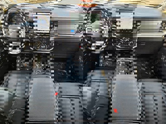 Certified 2024 Ford Expedition XLT image 9