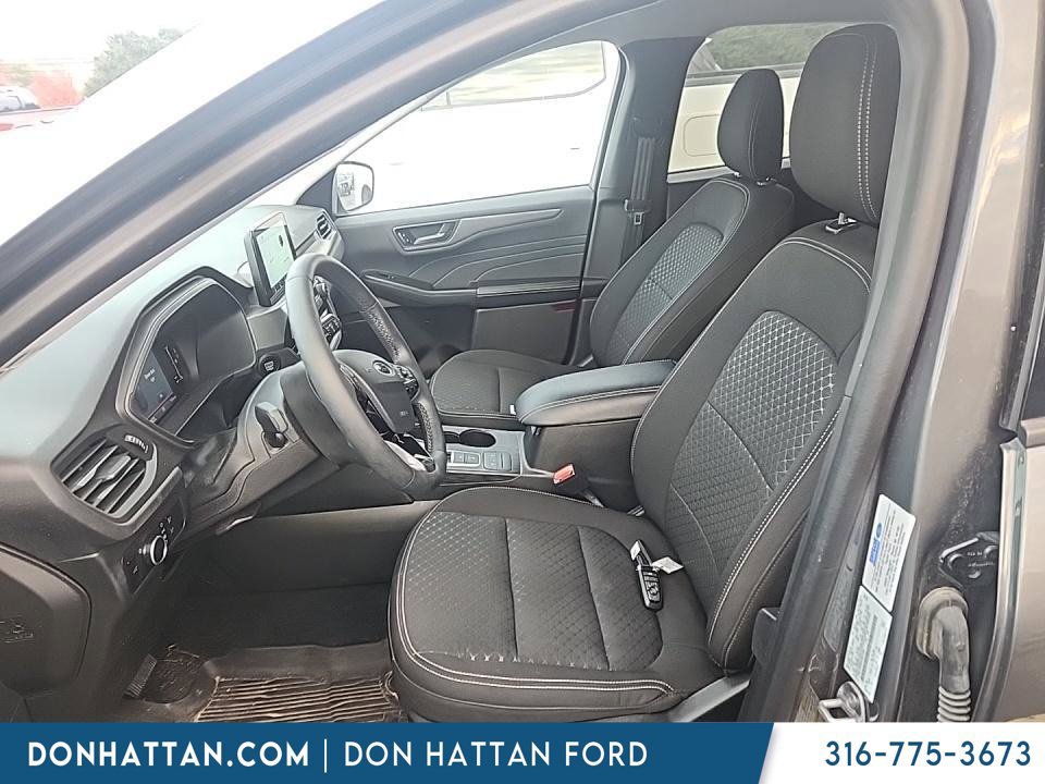 Certified 2023 Ford Escape Active AWD/4WD image 2