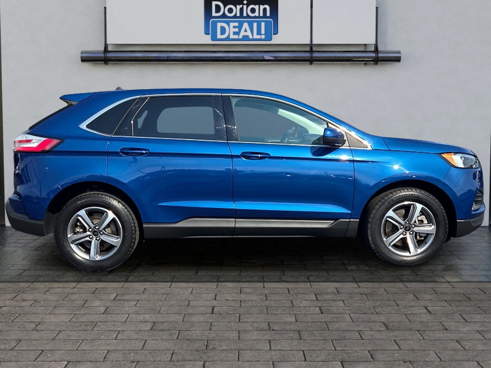 Certified 2024 Ford Edge SEL w/ Convenience Package AWD/4WD image 2