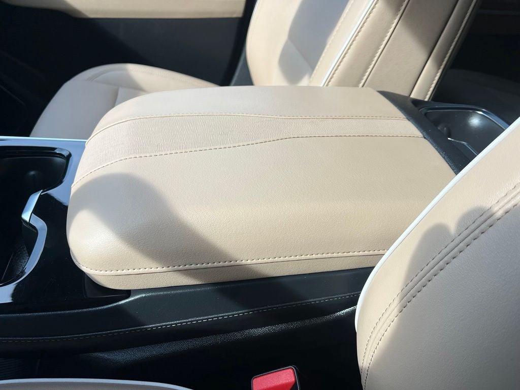Used 2025 Buick Enclave Preferred w/ Power Package AWD/4WD image 33