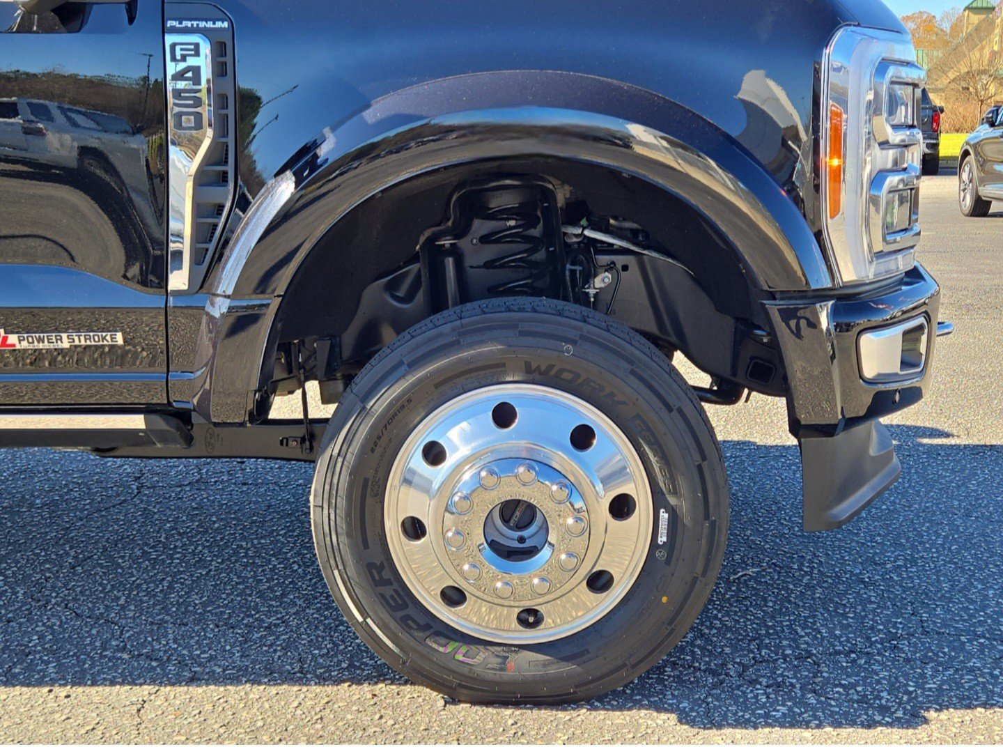 Certified 2023 Ford F450 Platinum w/ FX4 Off-Road Package image 11