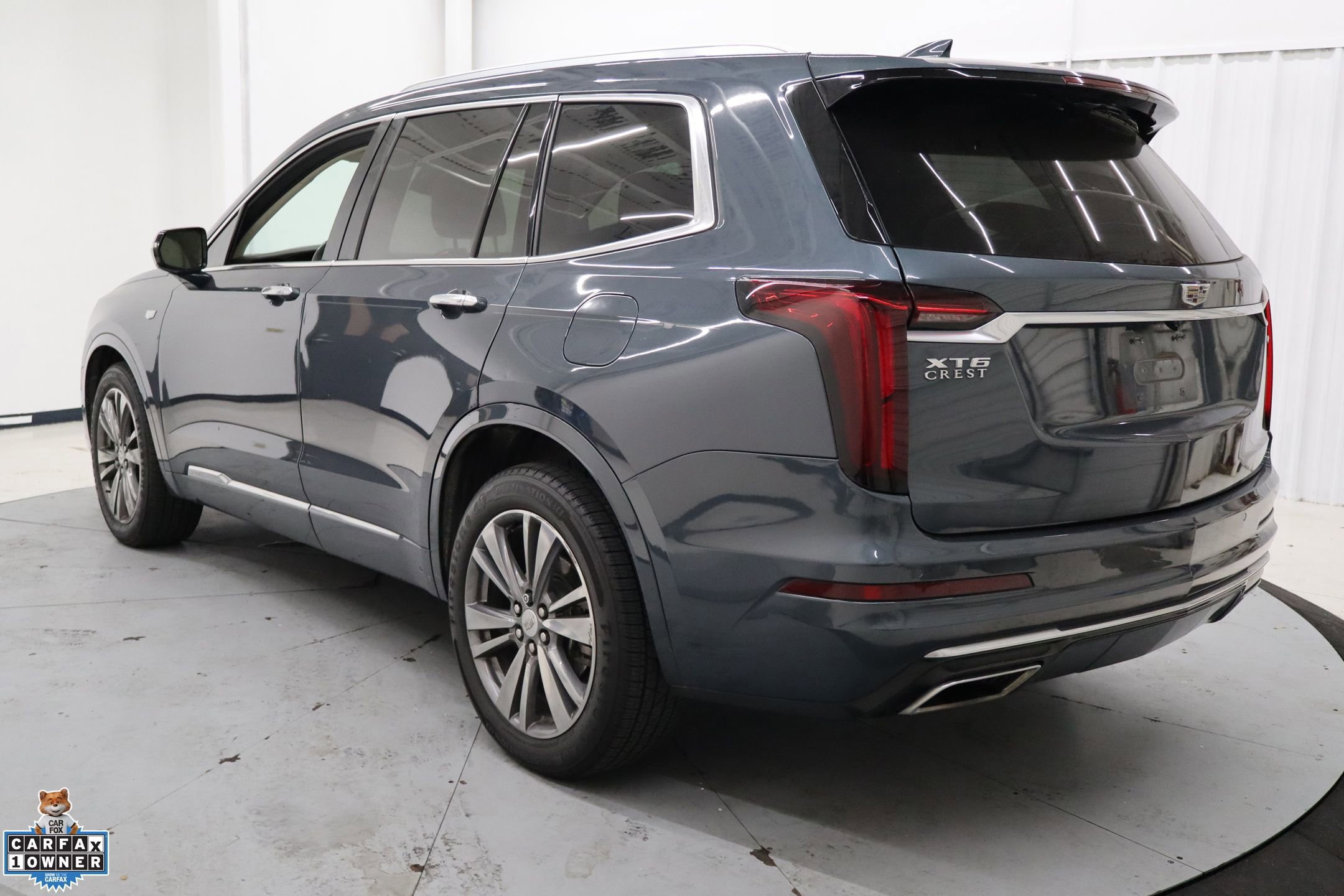 Used 2021 Cadillac XT6 Premium Luxury w/ LPO, Floor Liner Package image 3