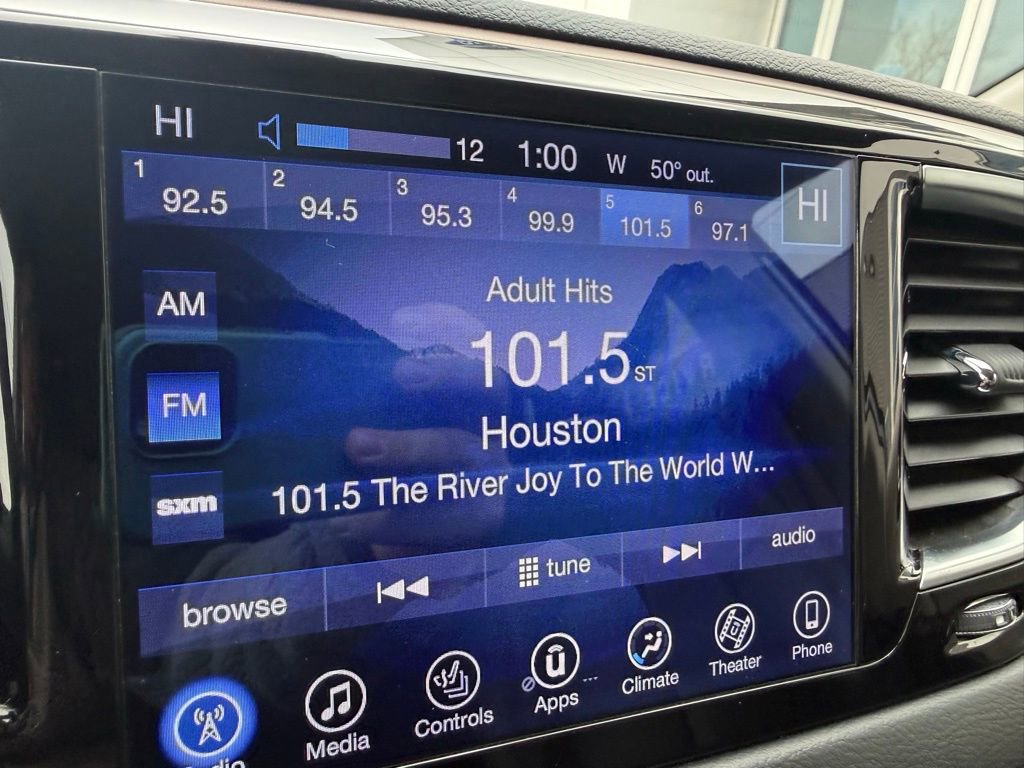 Used 2017 Chrysler Pacifica Touring-L Plus image 32