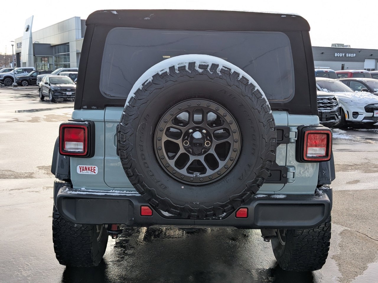 Used 2023 Jeep Wrangler Willys image 5