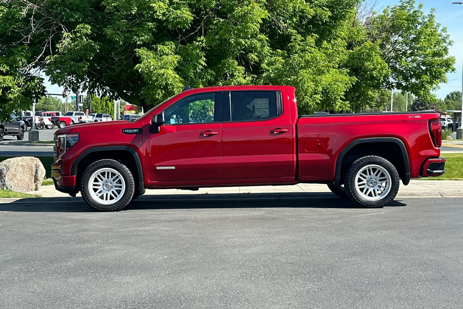 Used 2023 GMC Sierra 1500 Elevation w/ Elevation Premium Package AWD/4WD image 5