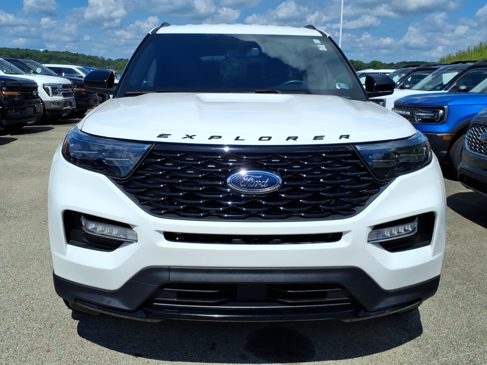 Certified 2022 Ford Explorer ST-Line w/ Class IV Trailer Tow Package AWD/4WD image 2