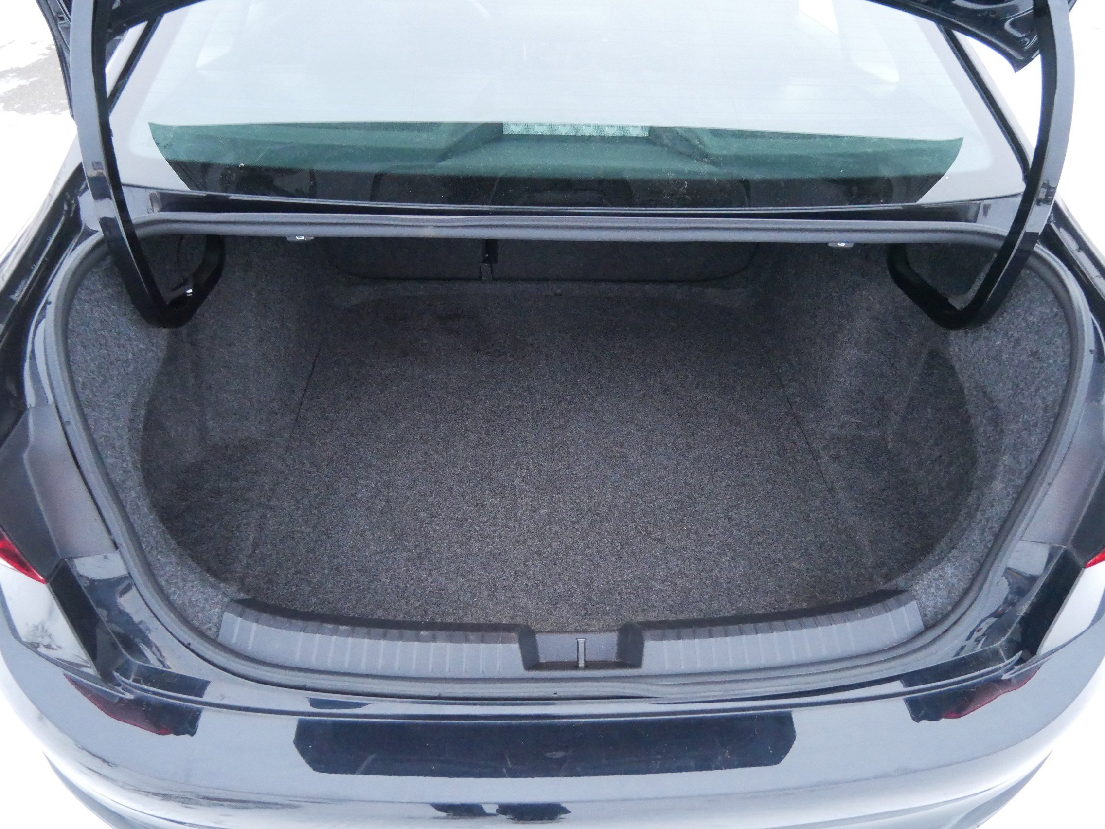 Used 2024 Volkswagen Jetta SE image 18