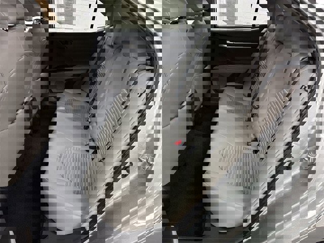 Used 2024 Toyota Camry SE w/ Convenience Package image 12