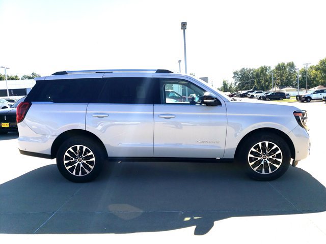 Certified 2025 Ford Expedition Platinum AWD/4WD image 8