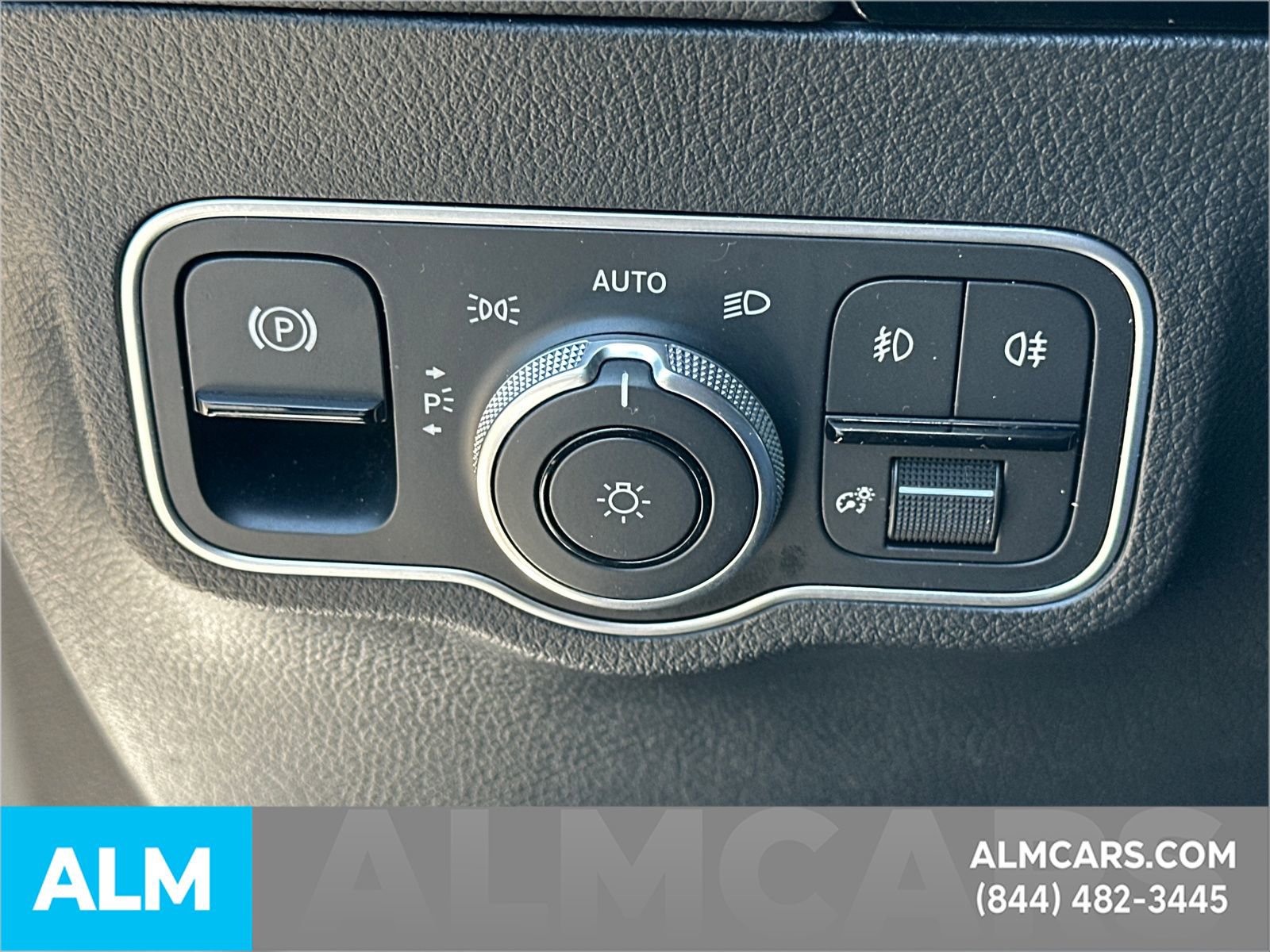 Used 2025 Mercedes-Benz GLA 250 image 36
