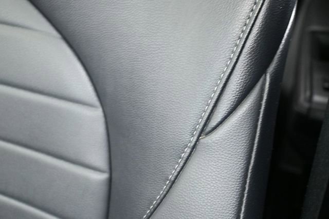 Used 2024 Toyota Highlander XLE FWD image 13