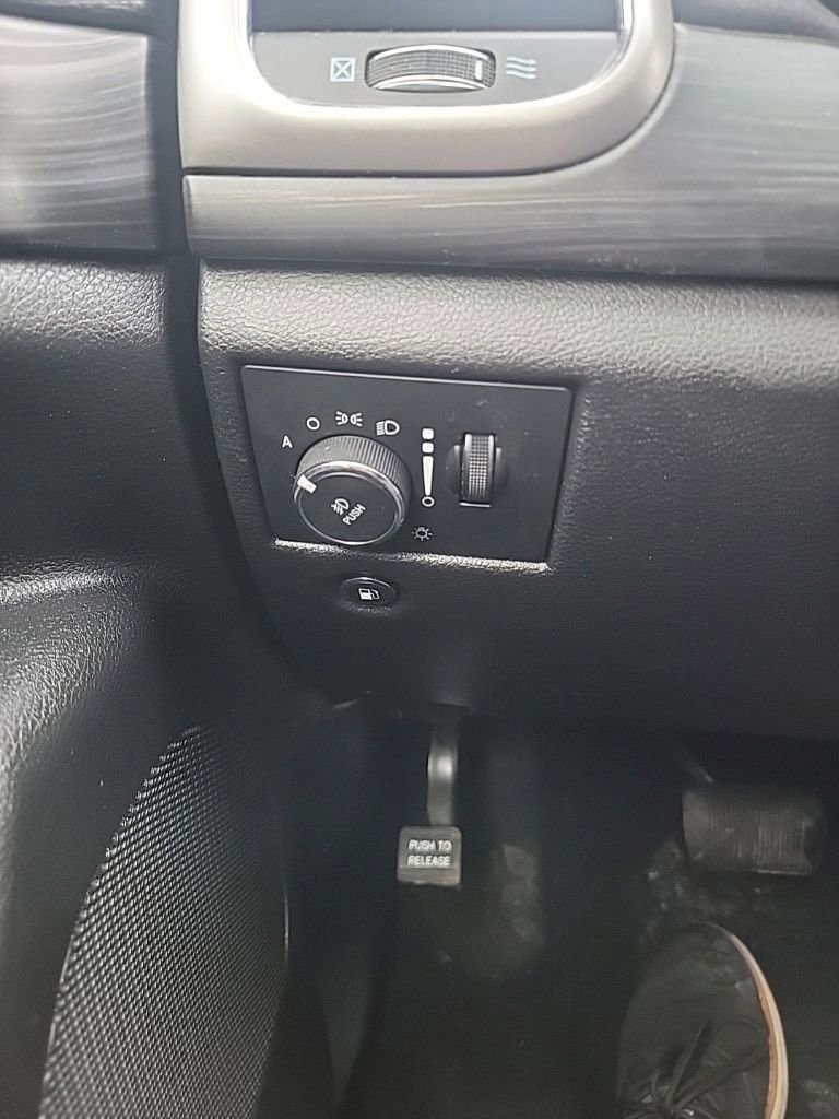 Used 2021 Jeep Grand Cherokee Laredo X image 42