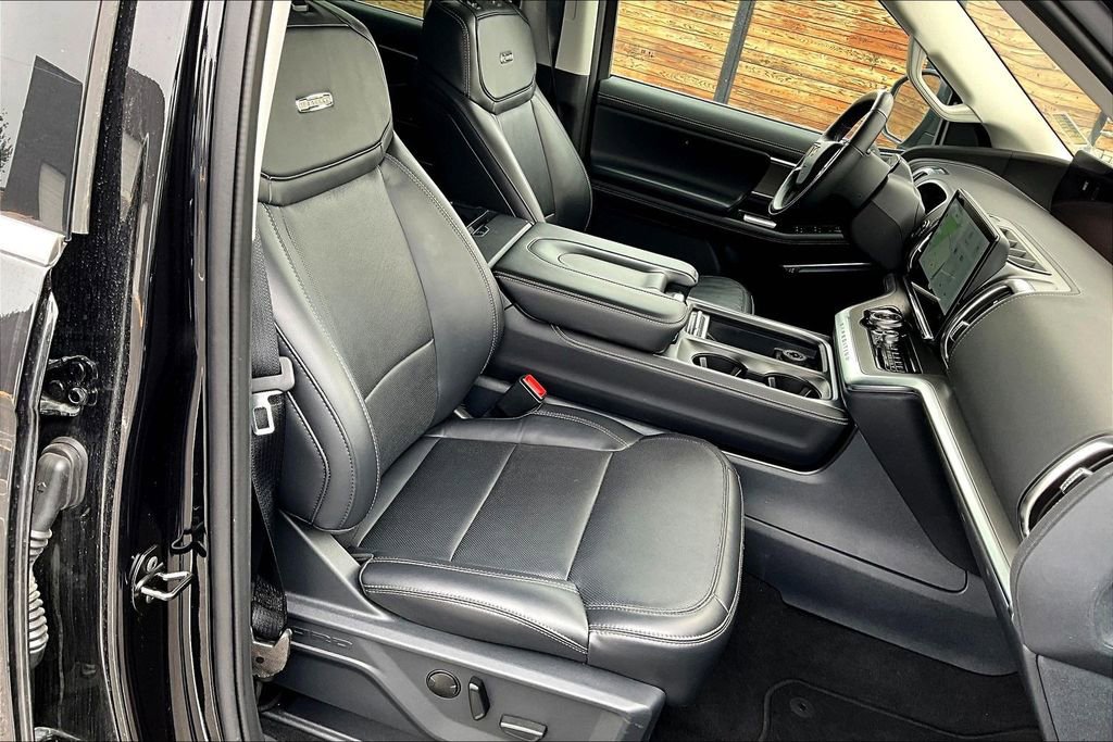 Certified 2025 Ford Expedition Max Platinum AWD/4WD image 5