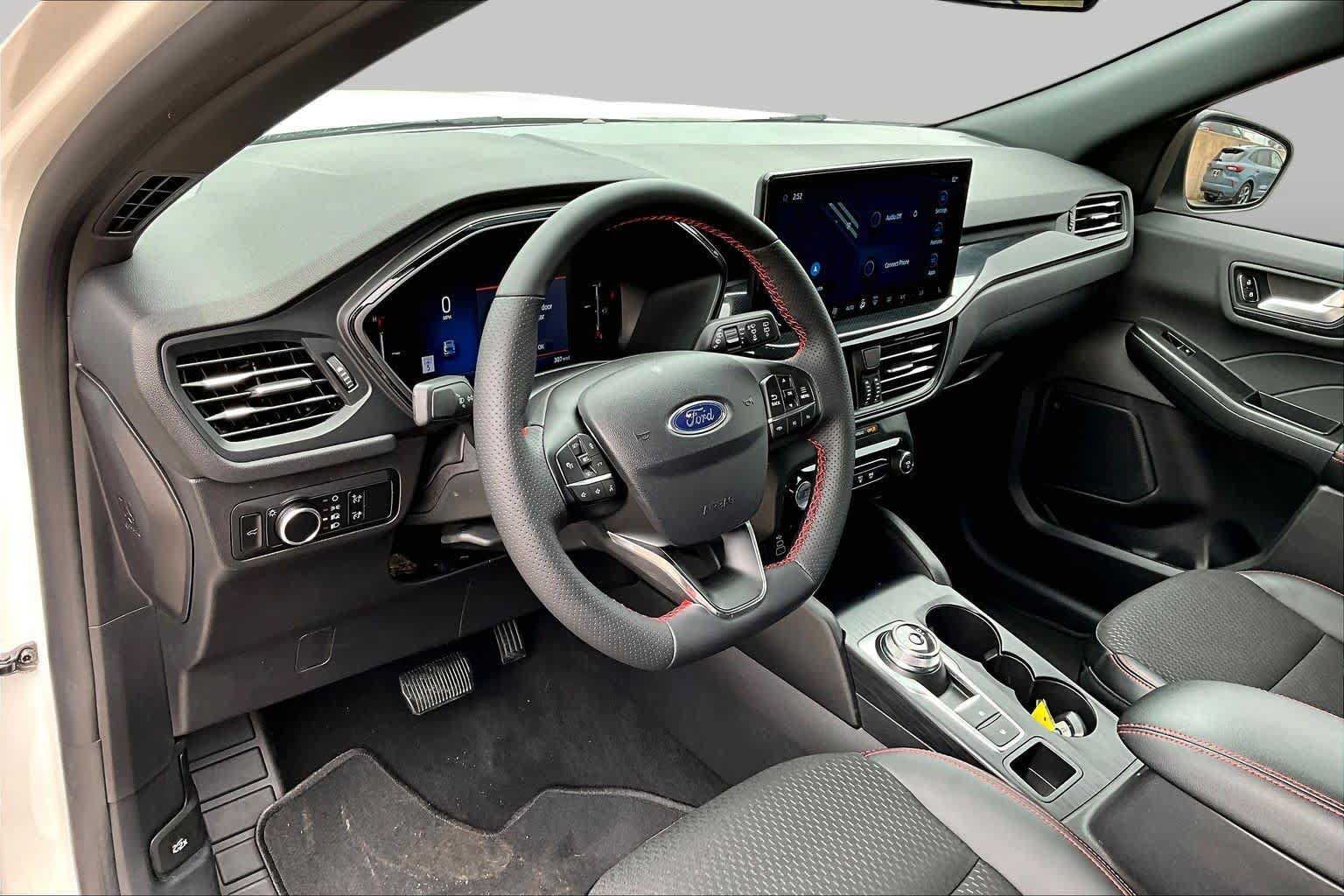 Certified 2025 Ford Escape ST-Line w/ Tech Pack #1 FWD image 18