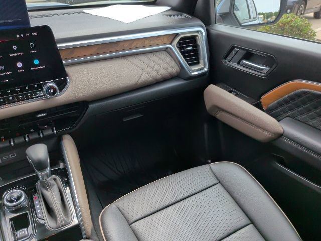 Used 2025 GMC Canyon Denali AWD/4WD image 14