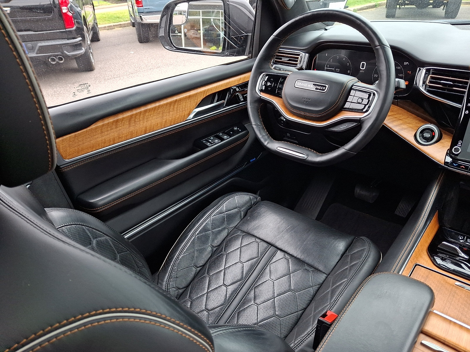 Used 2022 Jeep Grand Wagoneer Series III w/ Flexible Seating Group AWD/4WD image 14