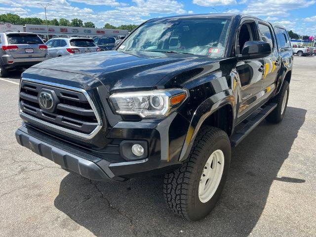 Used 2018 Toyota Tacoma SR5 w/ Exterior Package AWD/4WD image 2