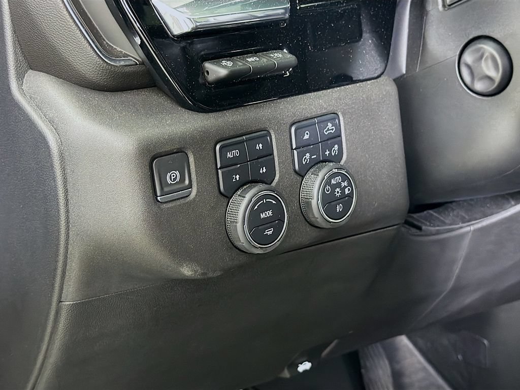 Used 2024 Chevrolet Silverado 1500 High Country AWD/4WD image 13
