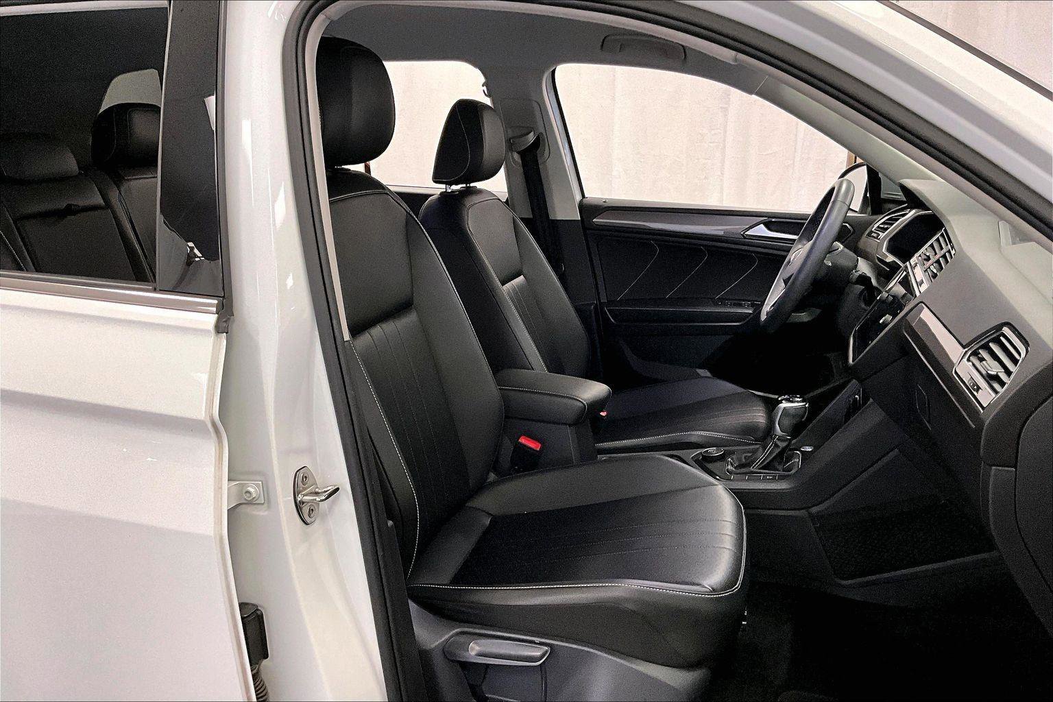 Used 2022 Volkswagen Tiguan SE image 7