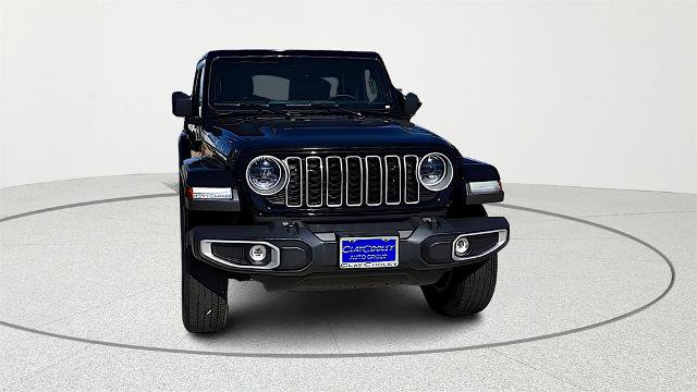 Used 2025 Jeep Wrangler Unlimited Sahara image 2