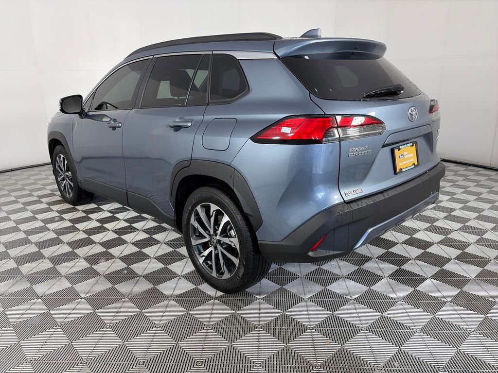 Used 2023 Toyota Corolla Cross XLE w/ Convenience Package AWD/4WD image 3