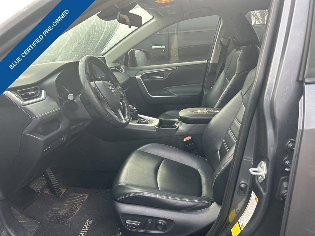 Used 2019 Toyota RAV4 XLE Premium image 8