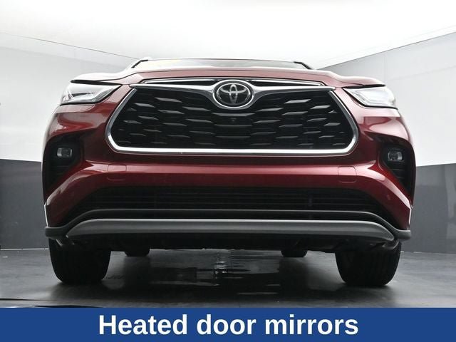 Used 2025 Toyota Highlander Platinum AWD/4WD image 30