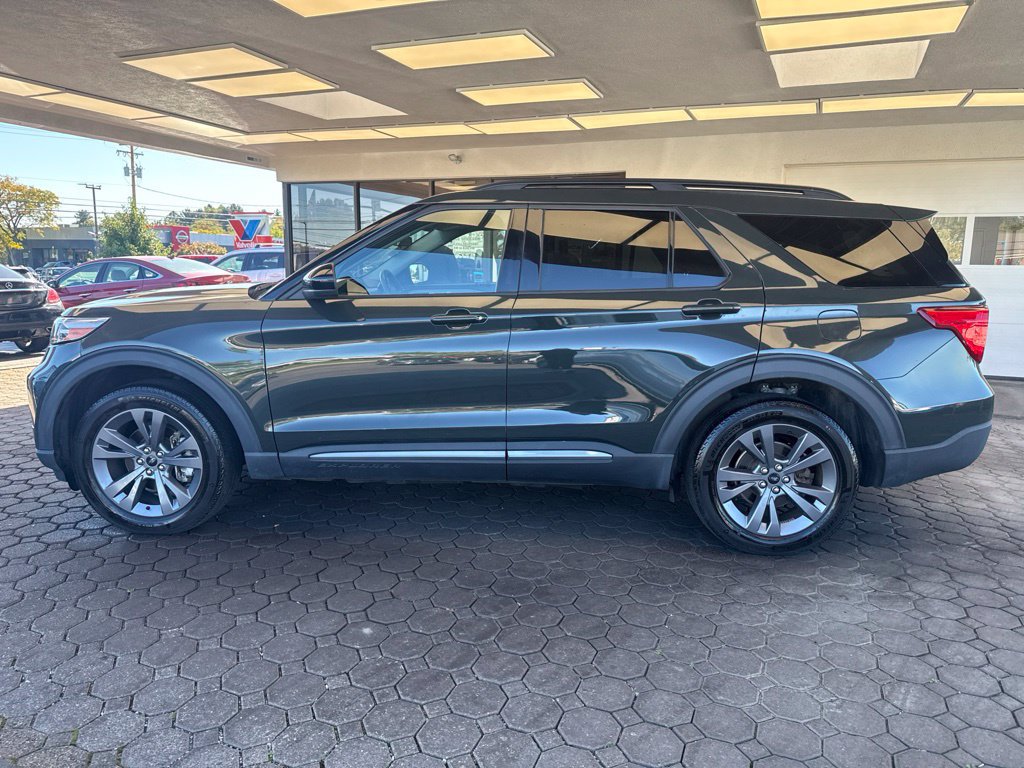 Certified 2023 Ford Explorer XLT w/ Equipment Group 202A AWD/4WD image 9