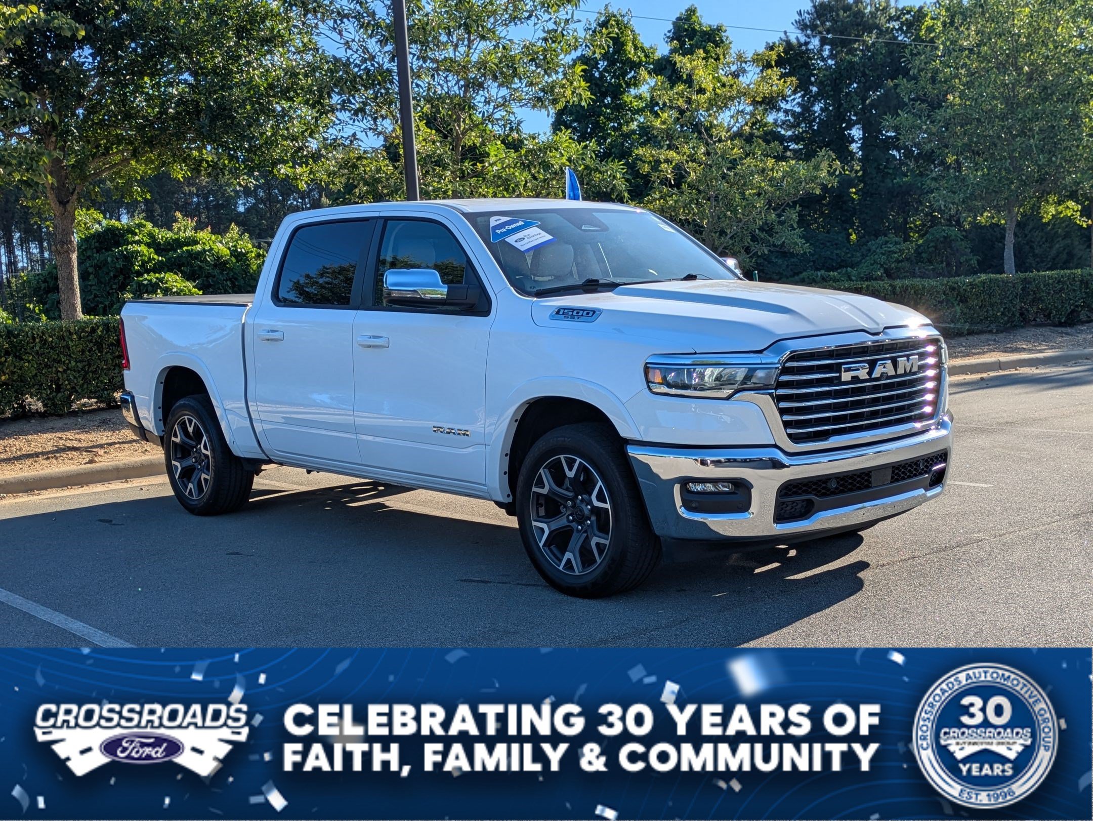 Used 2025 RAM 1500 Laramie AWD/4WD image 1