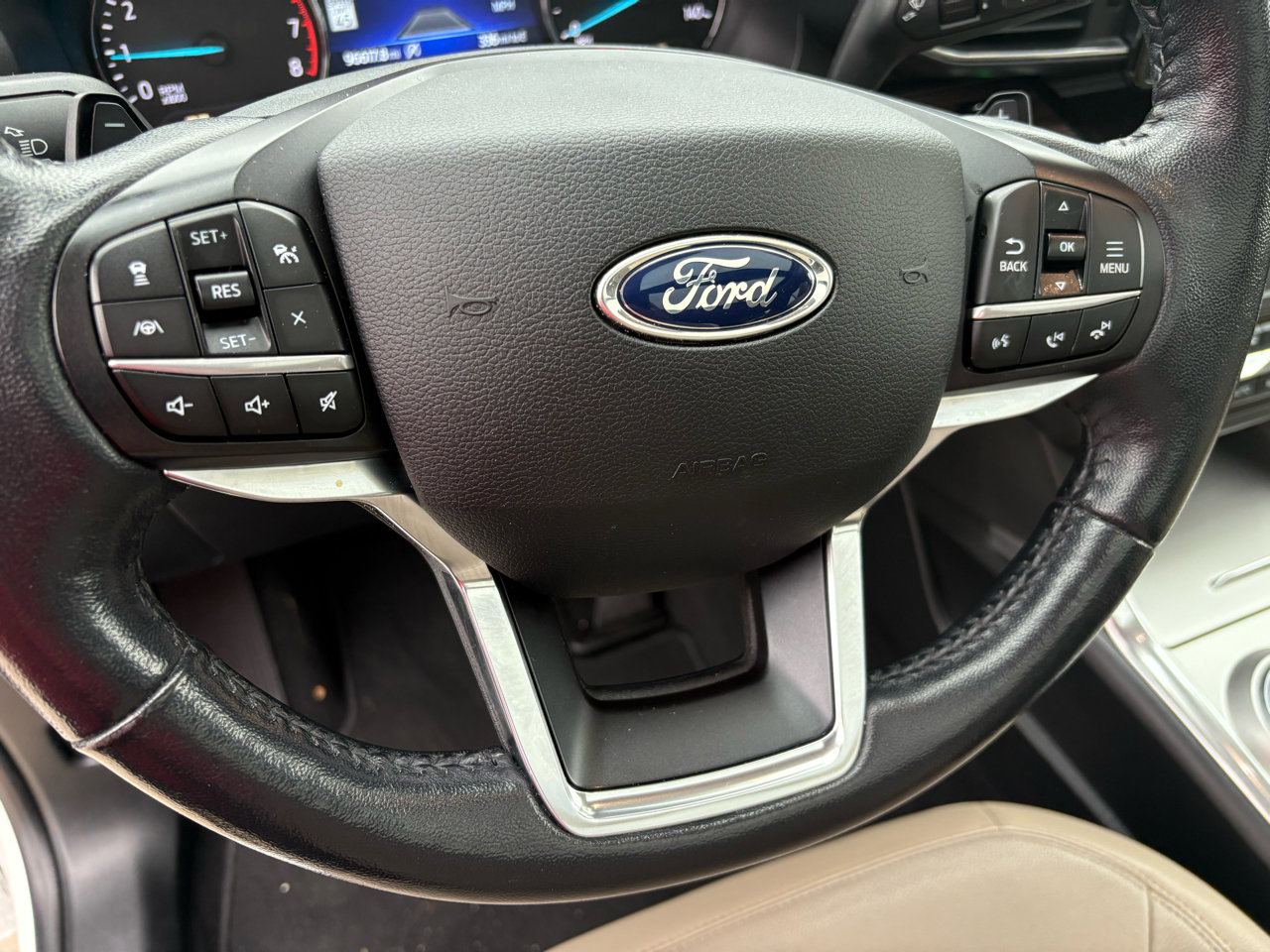 Certified 2020 Ford Explorer Limited image 17