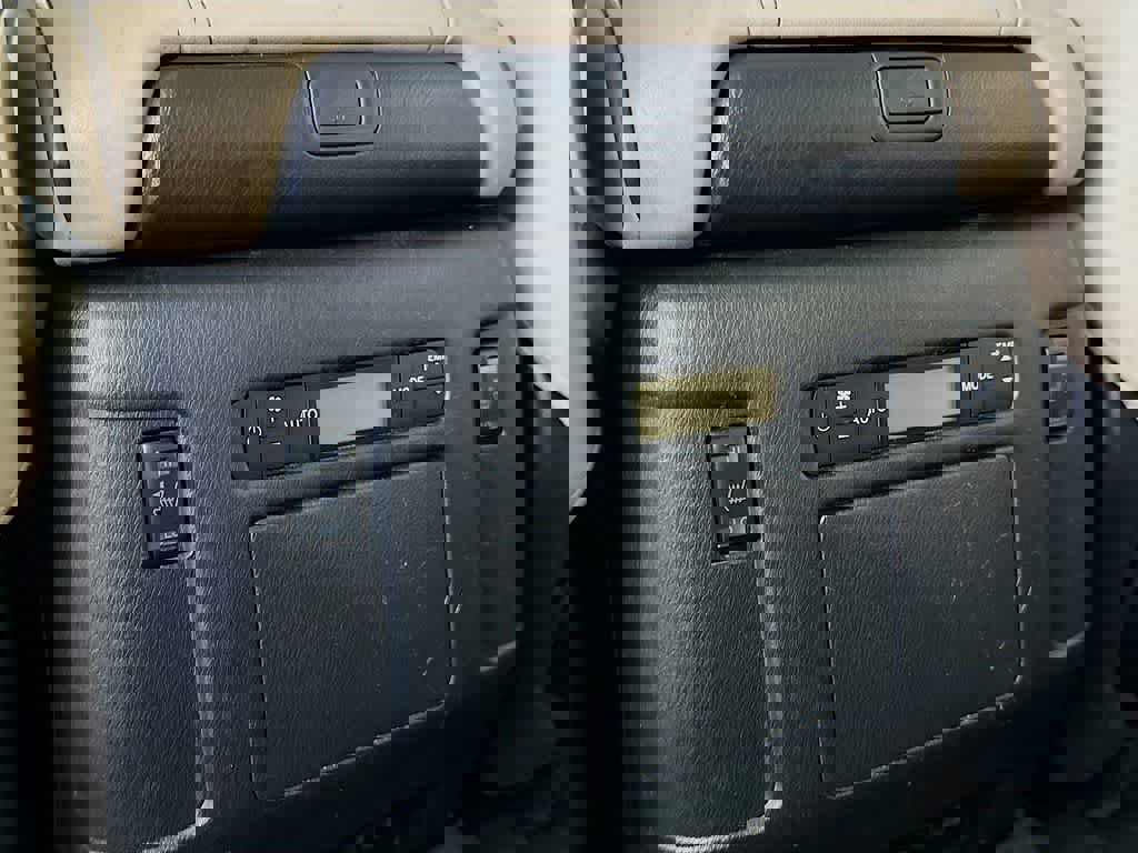 Used 2022 Nissan Armada Platinum image 16