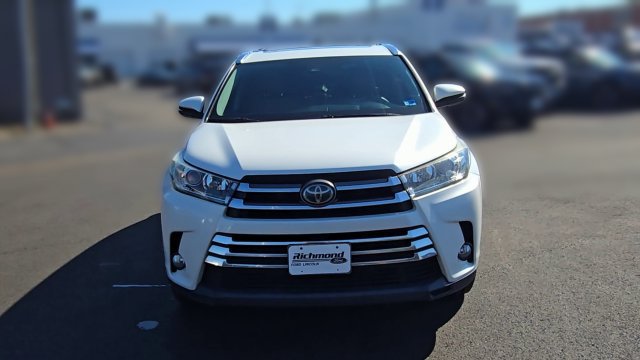Used 2017 Toyota Highlander Limited AWD/4WD image 4