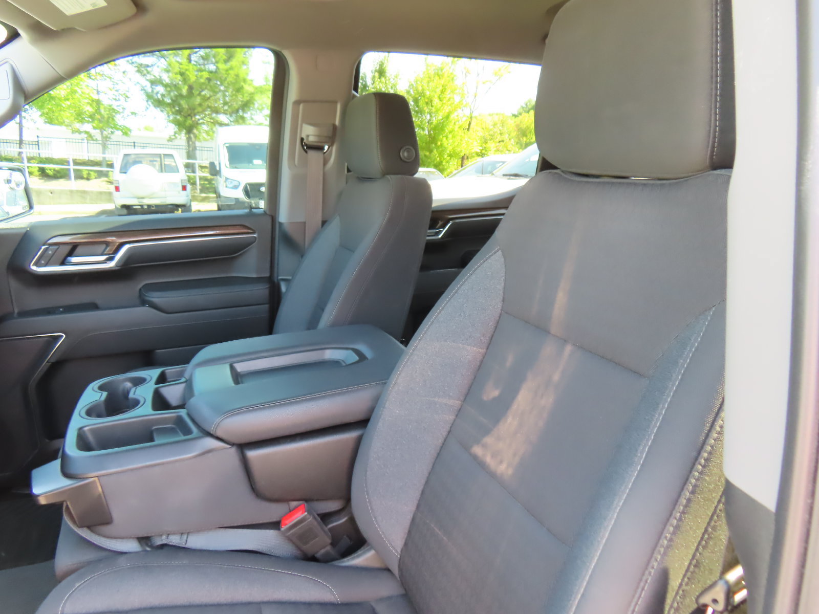 Used 2024 Chevrolet Silverado 1500 LT AWD/4WD image 29